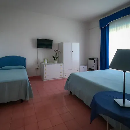 Hotel Villa Degli Aranci-3