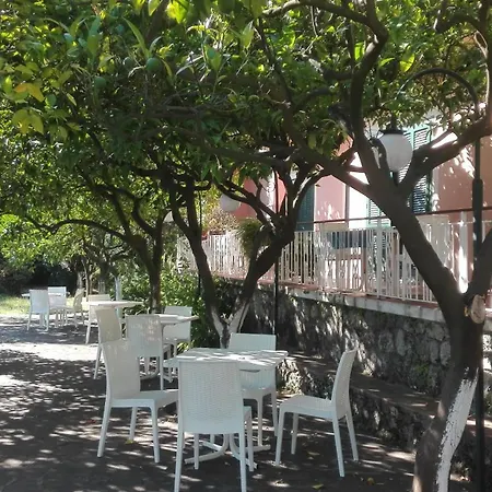 Hotel Villa Degli Aranci-2